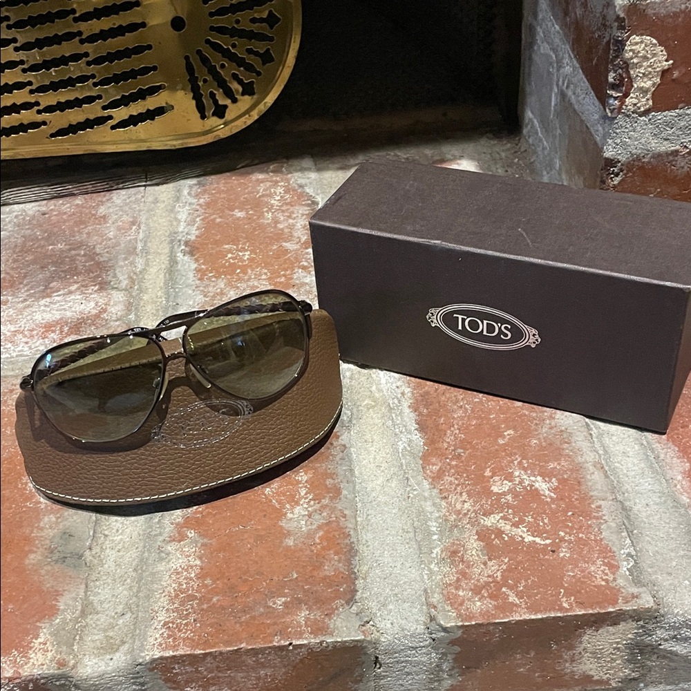 Tod’s woven leather sunglasses